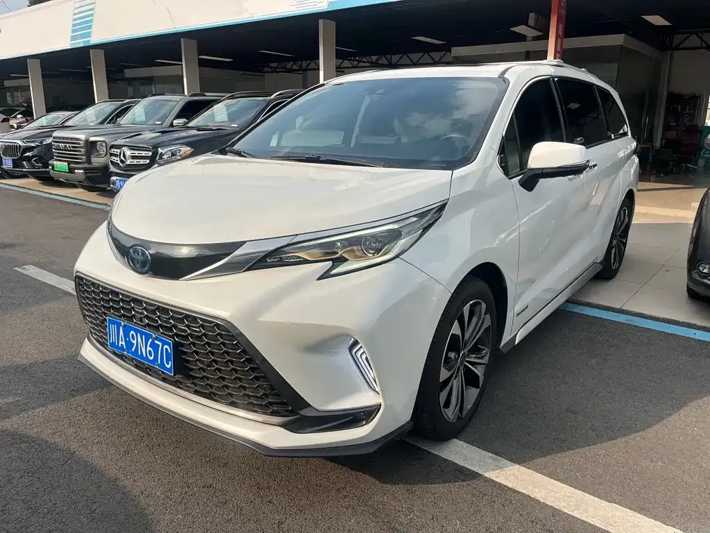 Toyota Granvia 2024 из CN, фото 1