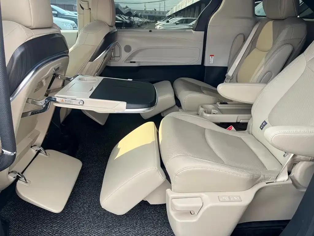 Toyota Granvia 2024 из CN, фото 6