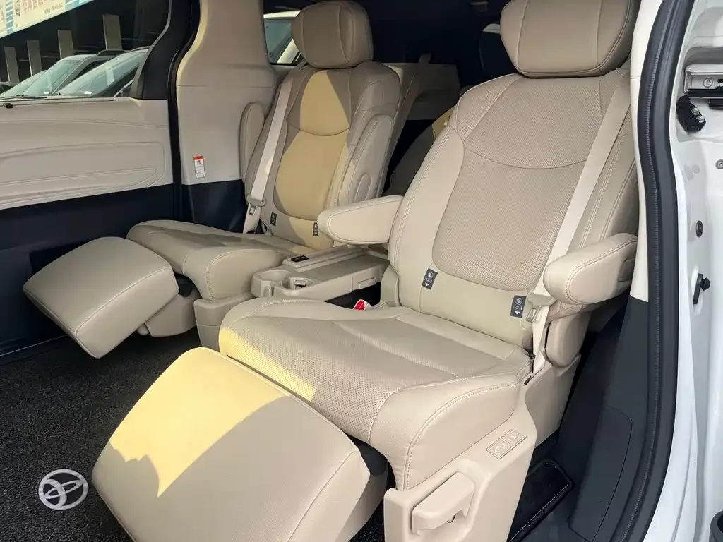 Toyota Granvia 2024 из CN, фото 7