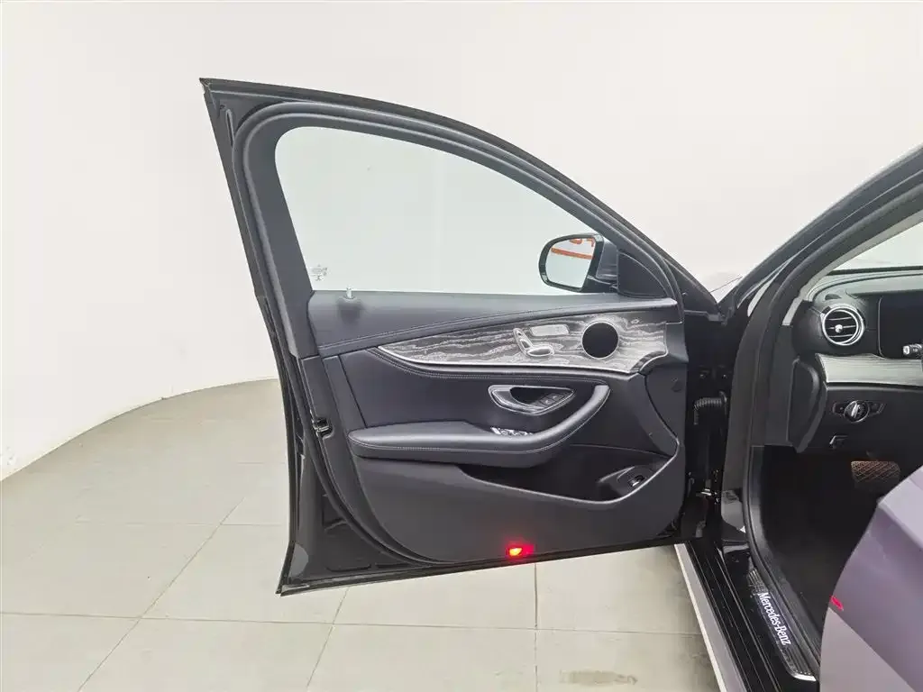Mercedes-Benz E-Class 2022 из CN, фото 8