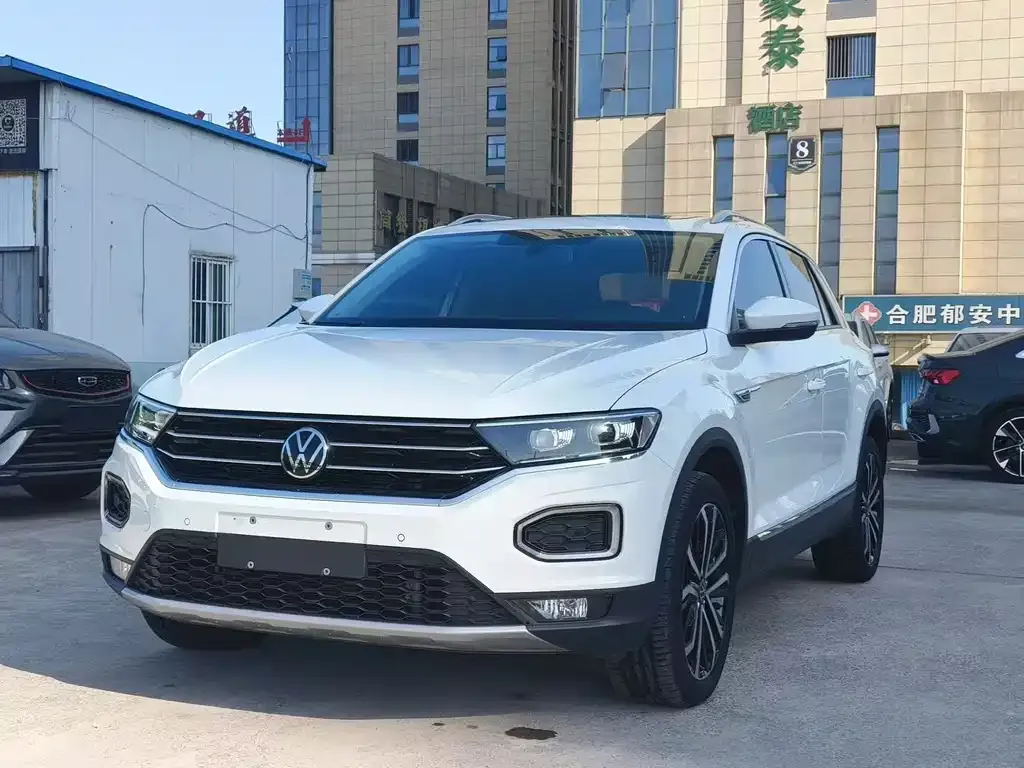 Volkswagen T-Roc — фото 1