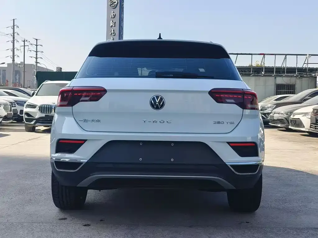 Volkswagen T-Roc — фото 8