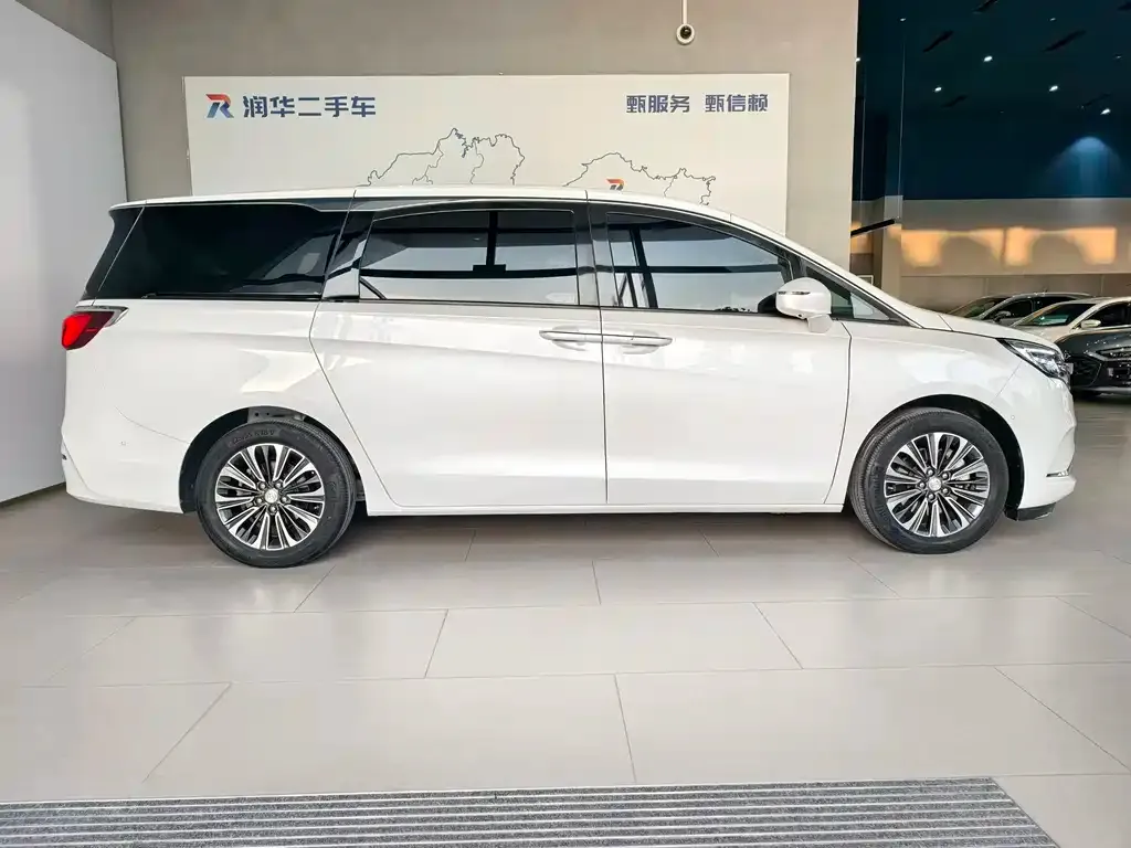 Buick GL8 2022 из CN, фото 3