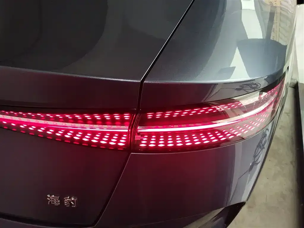 BYD Seal — фото 8