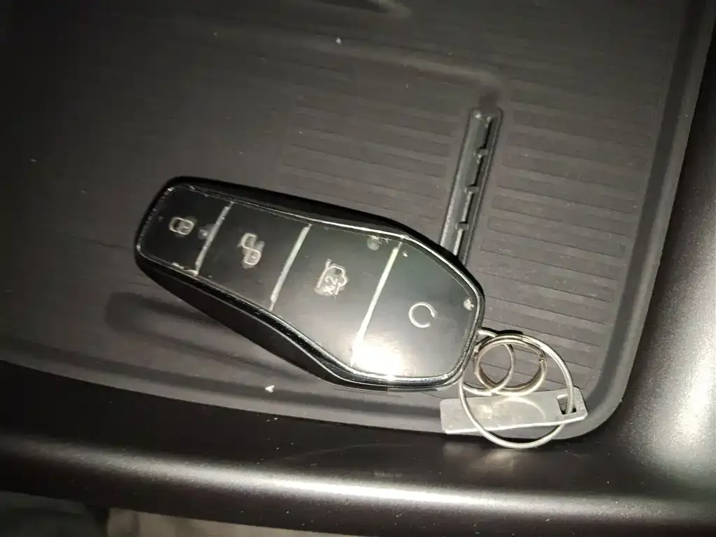 BYD Seal — фото 9