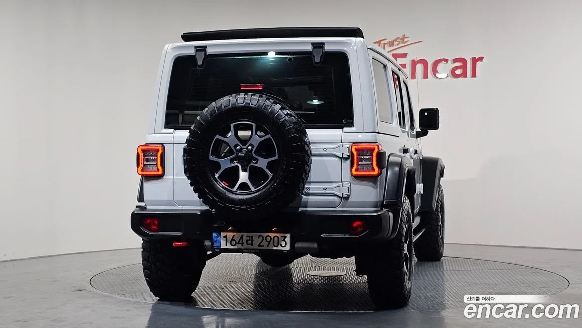 Jeep Wrangler 2022 из KR, фото 4