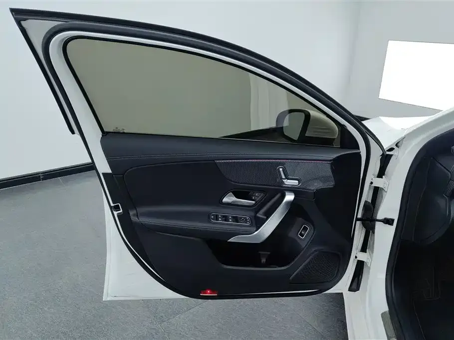 Mercedes-Benz A-Class — фото 7