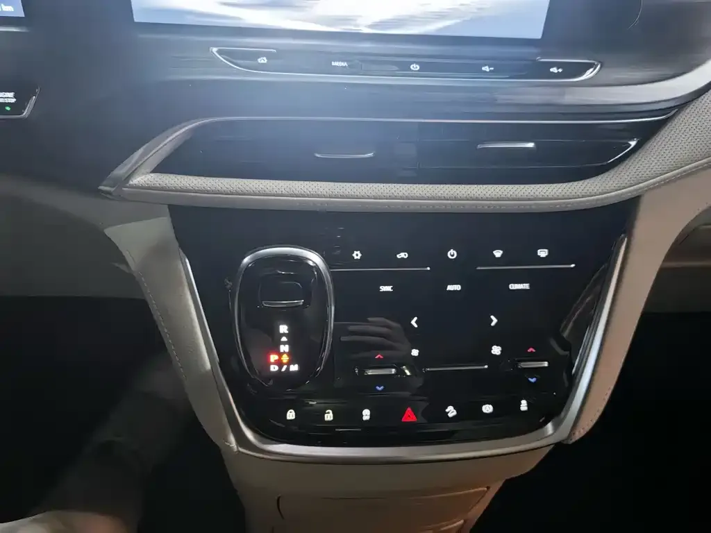 Buick GL8 2024 из CN, фото 6