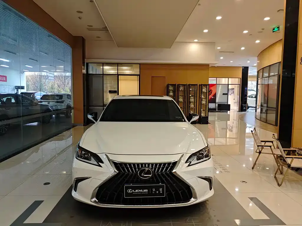 Lexus ES 2024 из CN, фото 2