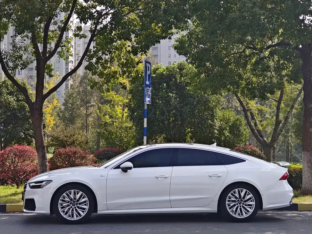 Audi A7 2021 из CN, фото 3