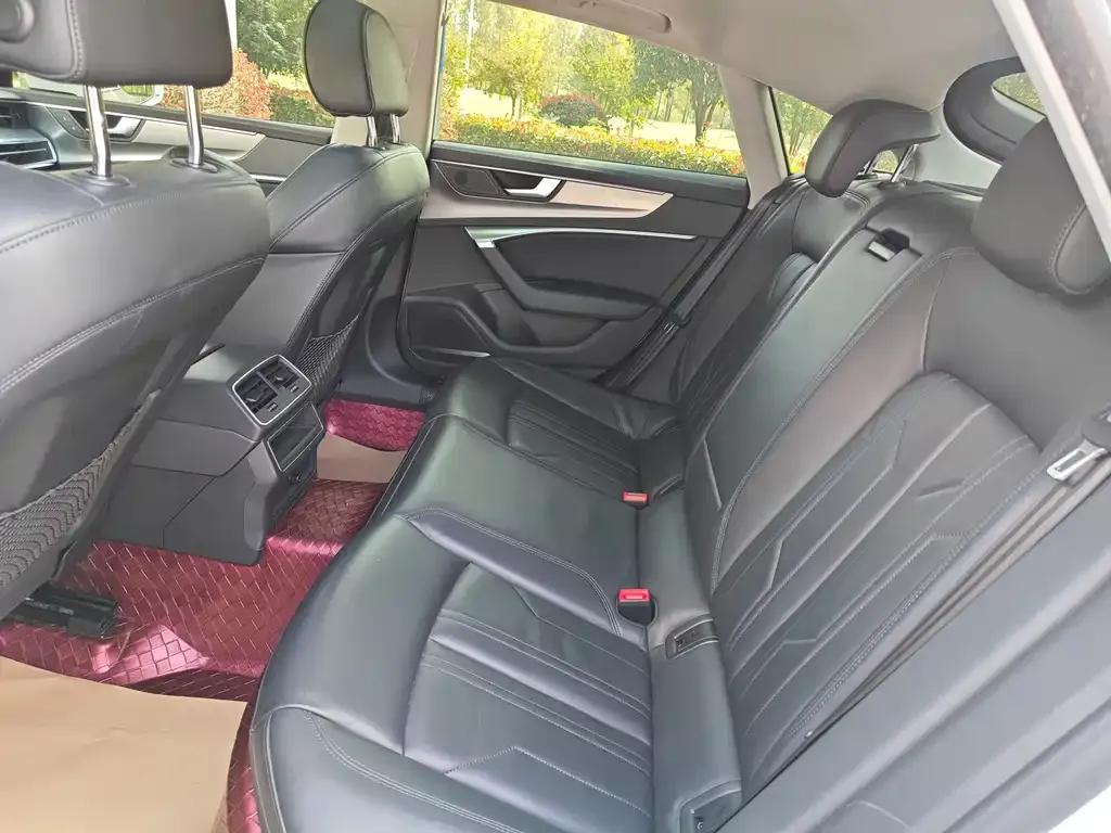 Audi A7 2021 из CN, фото 9