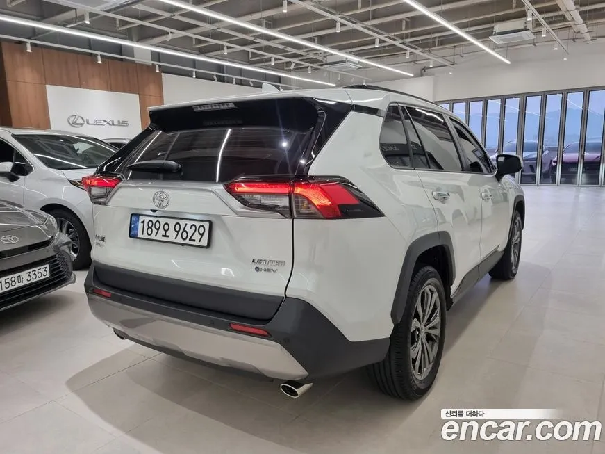 Toyota RAV4 — фото 2