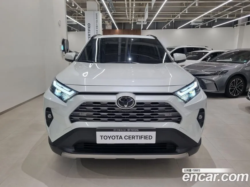 Toyota RAV4 — фото 3