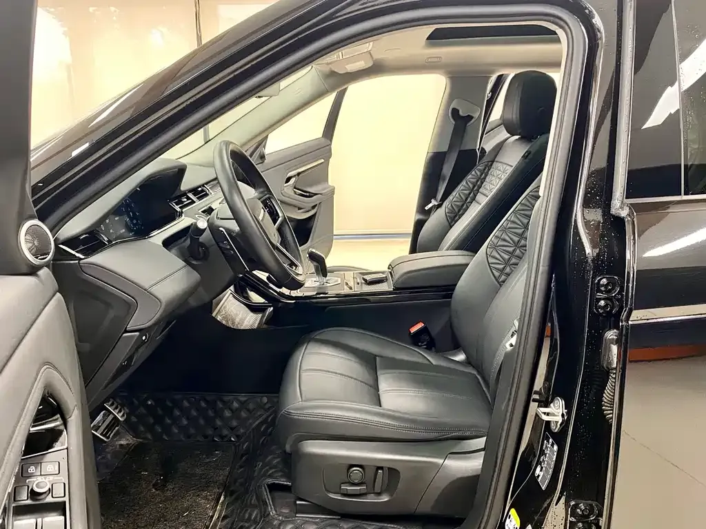 Land Rover Evoque 2023 из CN, фото 5