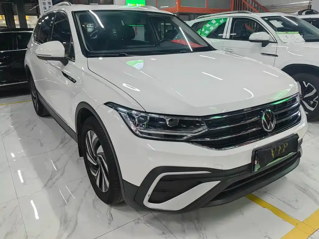 Volkswagen Tiguan L 2022 из CN, фото 2