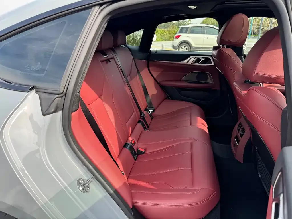 BMW 4 Series 2023 из CN, фото 8