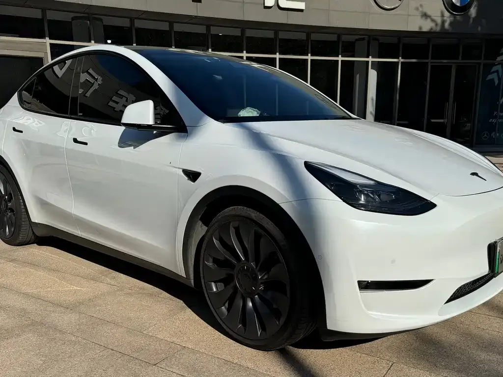Tesla Model Y 2023 из CN, фото 3