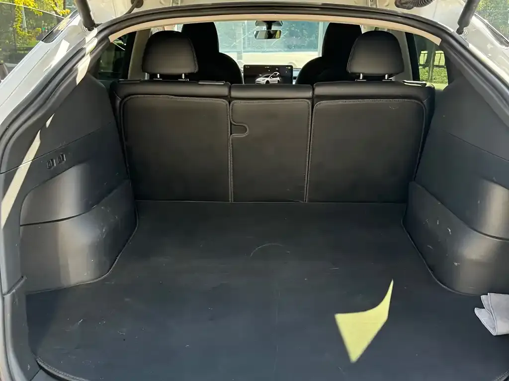 Tesla Model Y 2023 из CN, фото 8