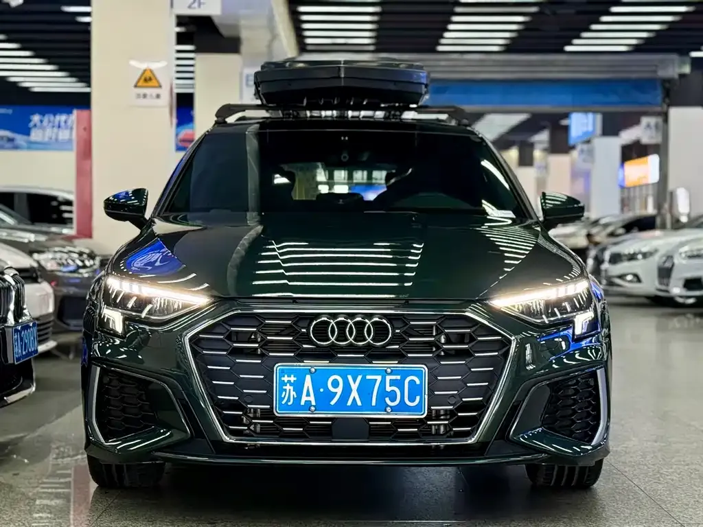 Audi A3 2023 из CN, фото 2