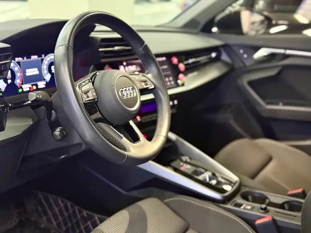 Audi A3 2023 из CN, фото 4