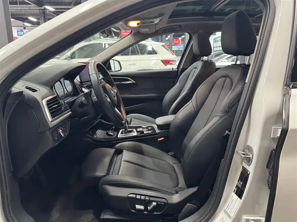 BMW 1 Series 2021 из CN, фото 9