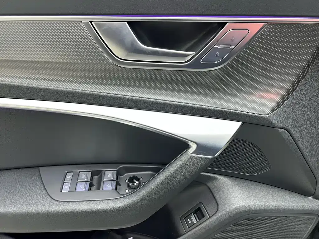 Audi A6L 2023 из CN, фото 5