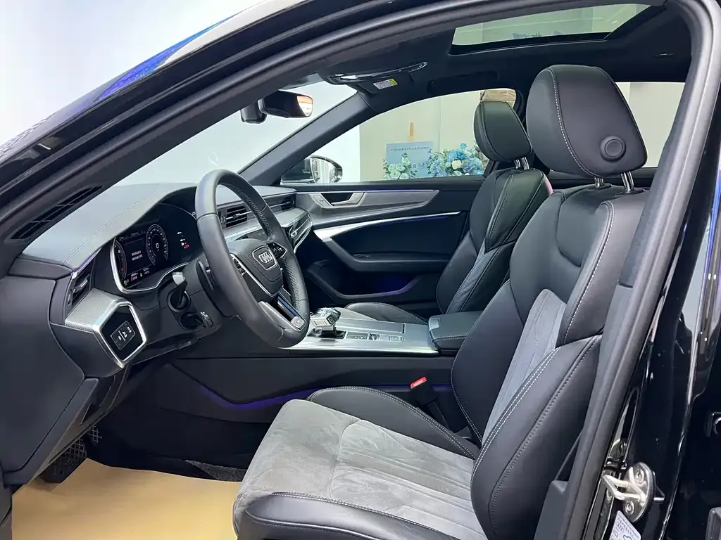 Audi A6L 2023 из CN, фото 9