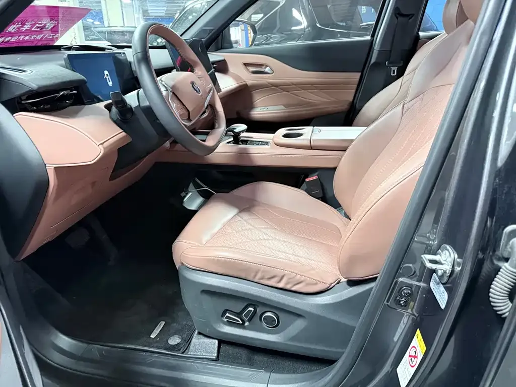 Changan UNI-Z New Energy 2024 из CN, фото 8