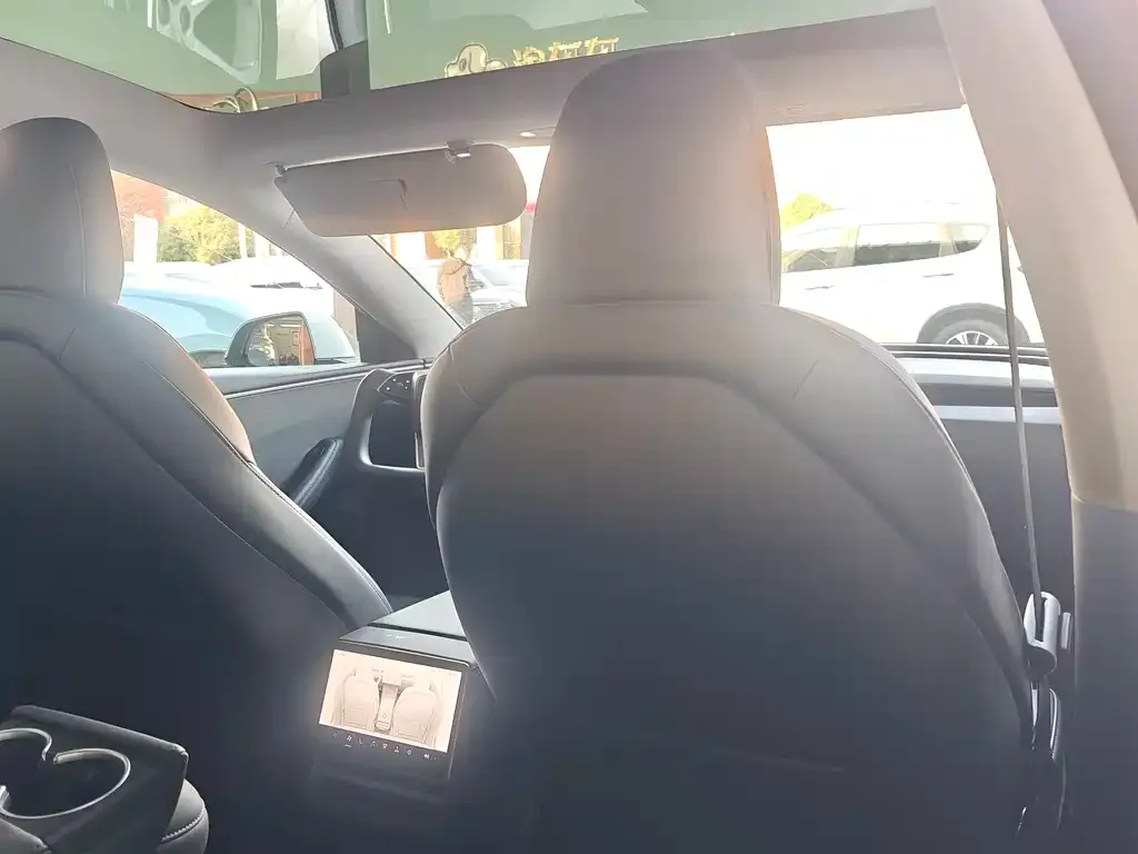 Tesla Model 3 — фото 10