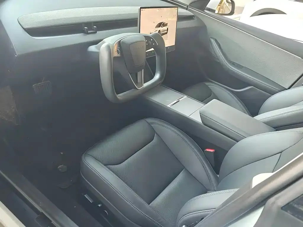 Tesla Model 3 — фото 4