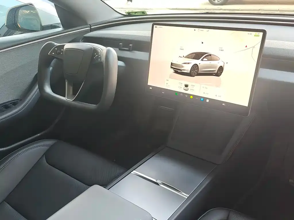 Tesla Model 3 — фото 6