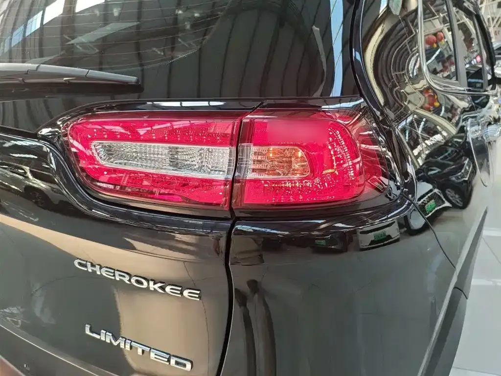 Jeep Cherokee 2021 из CN, фото 8