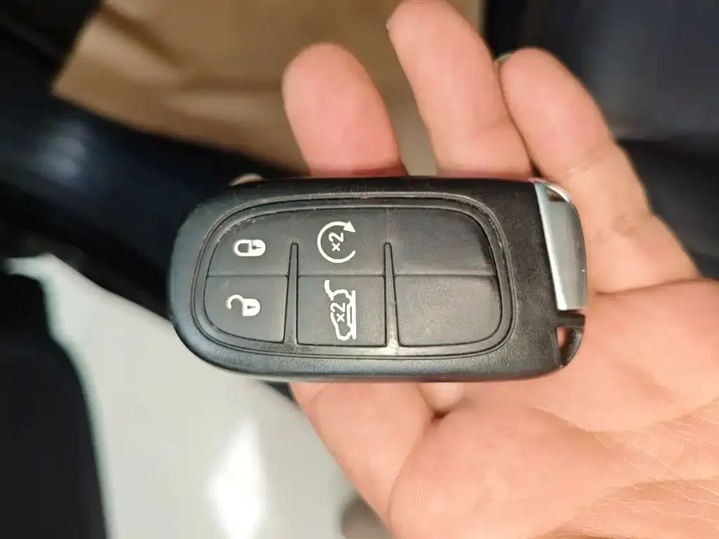 Jeep Cherokee 2021 из CN, фото 9