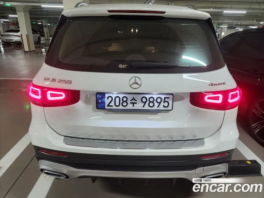 Mercedes-Benz GLB-Class — фото 2