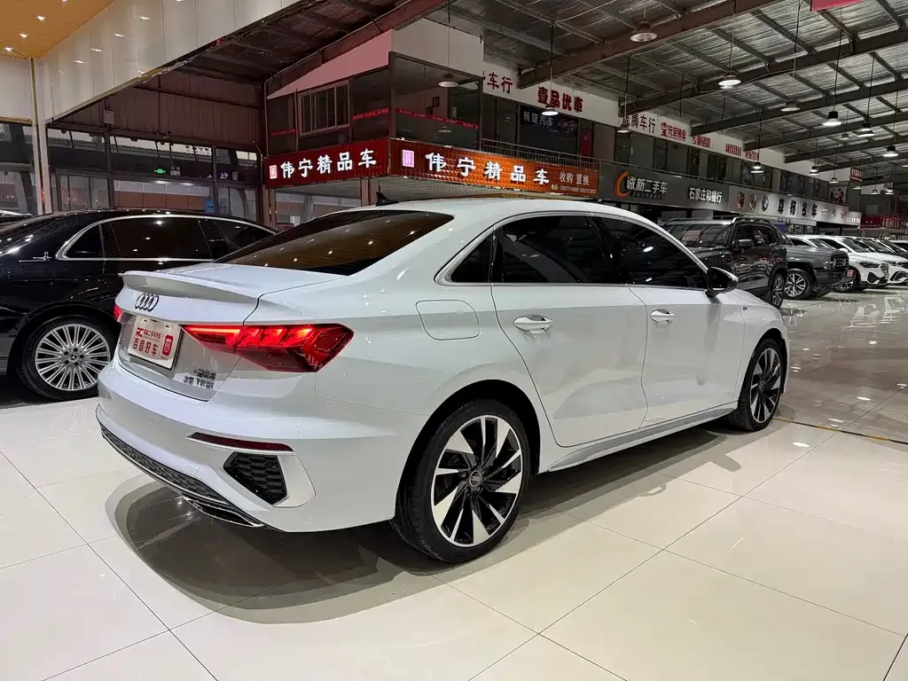 Audi A3 2023 из CN, фото 7