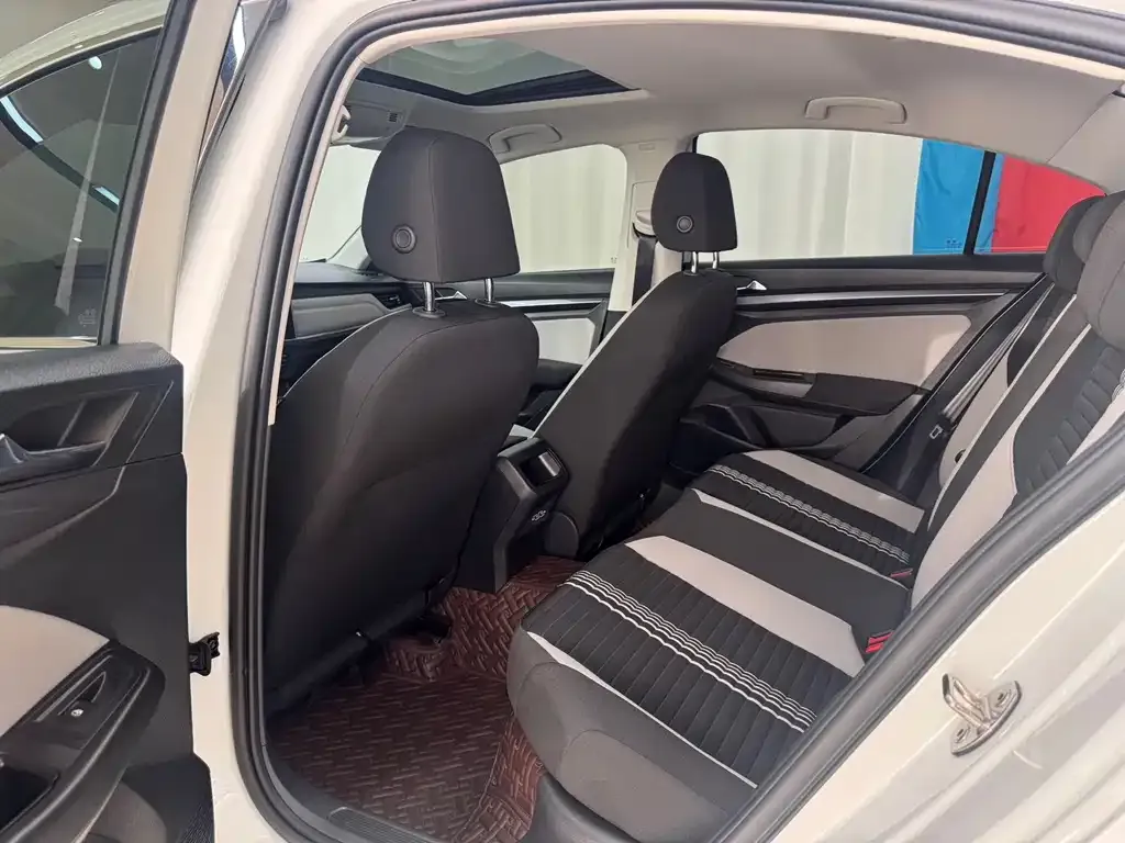 Volkswagen Bora 2023 из CN, фото 8