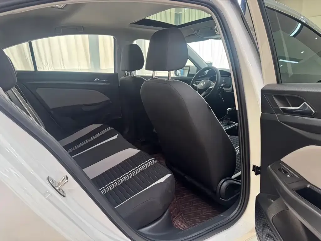 Volkswagen Bora 2023 из CN, фото 9