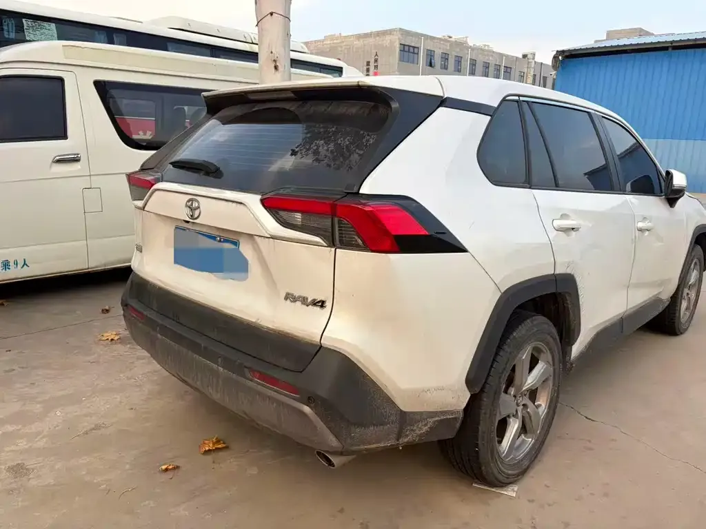 Toyota RAV4 2022 из CN, фото 3