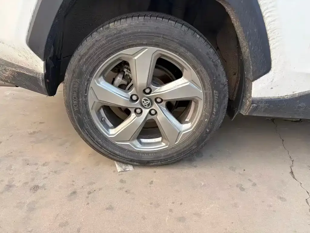 Toyota RAV4 2022 из CN, фото 6