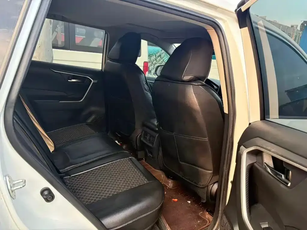 Toyota RAV4 2022 из CN, фото 9
