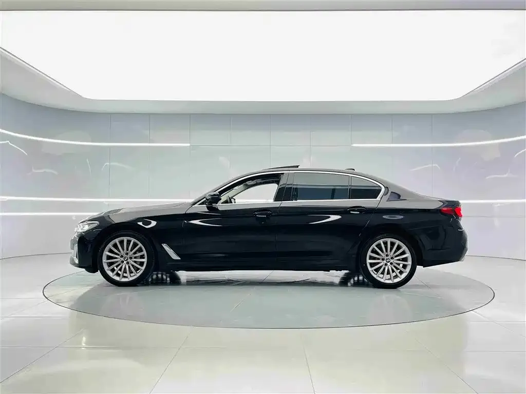 BMW 5 Series — фото 4