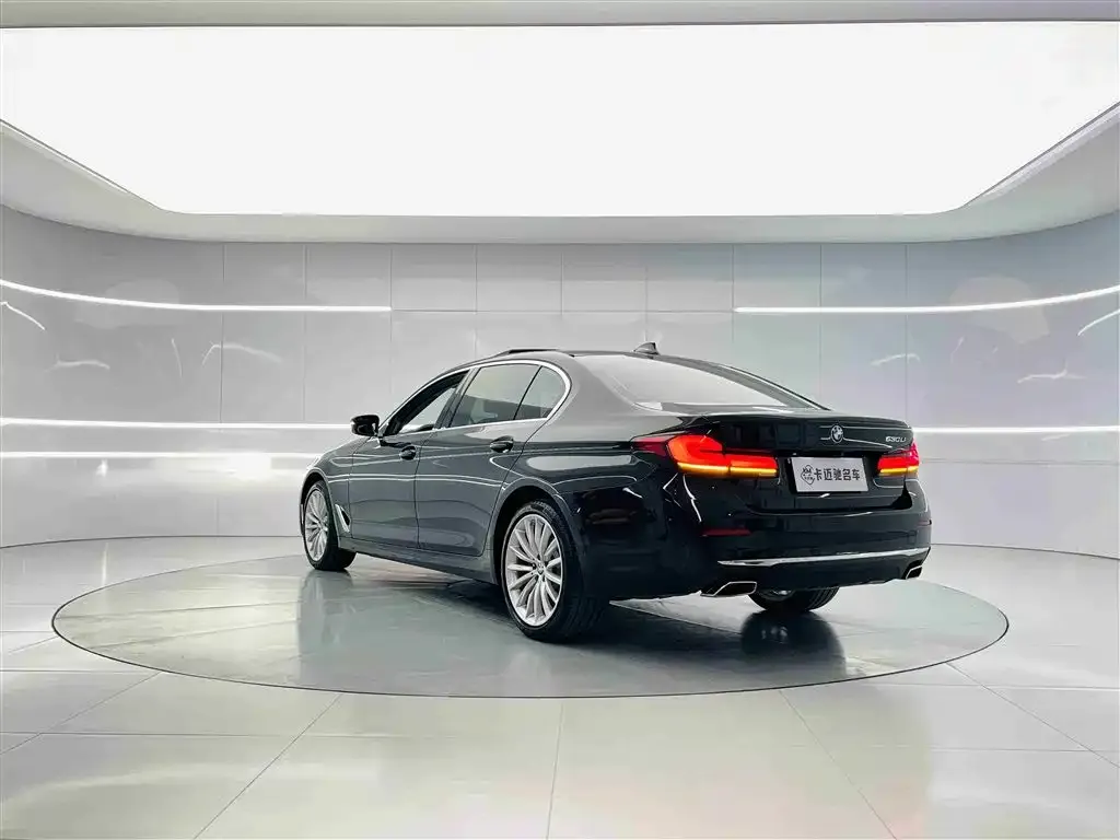 BMW 5 Series — фото 5