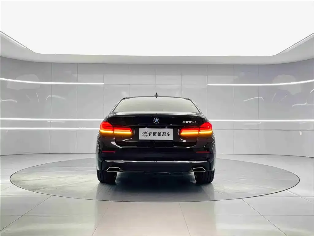BMW 5 Series — фото 6
