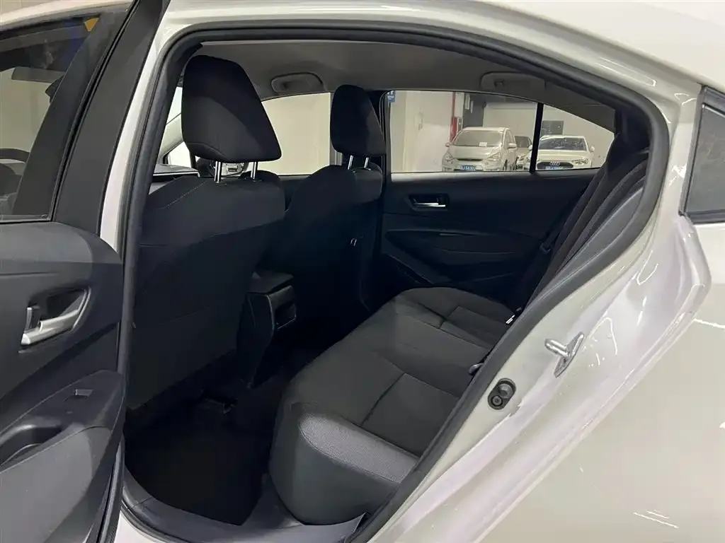 Toyota Corolla 2021 из CN, фото 10