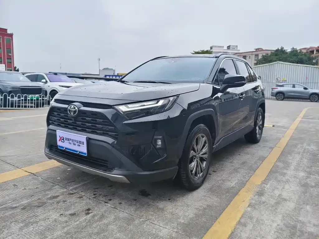 Toyota RAV4 2023 из CN, фото 2