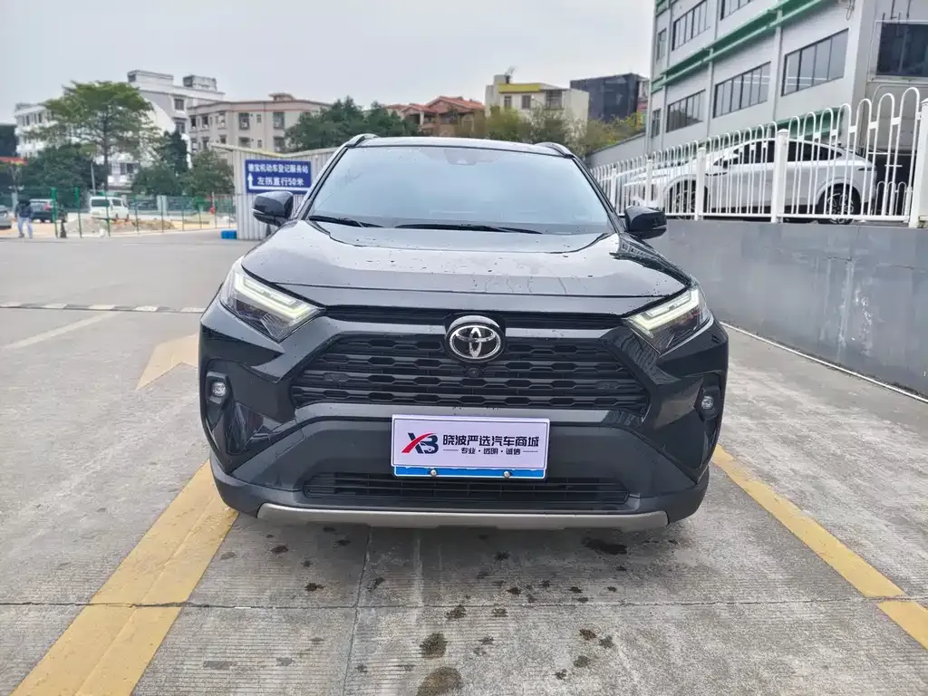Toyota RAV4 2023 из CN, фото 3