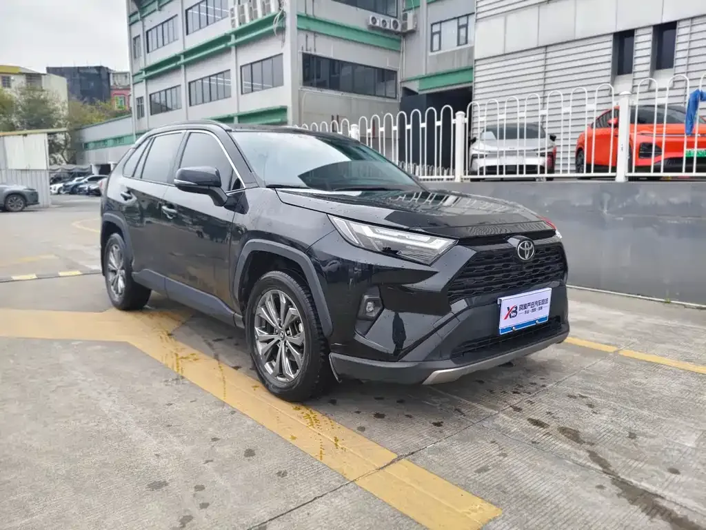 Toyota RAV4 2023 из CN, фото 4