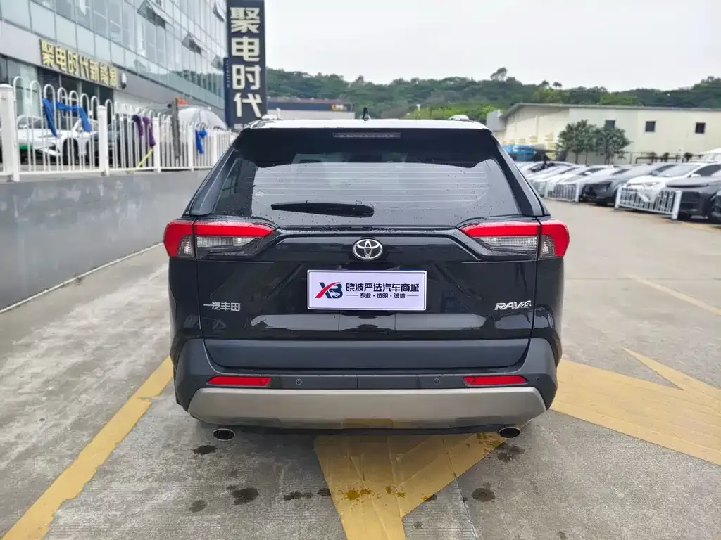 Toyota RAV4 2023 из CN, фото 6