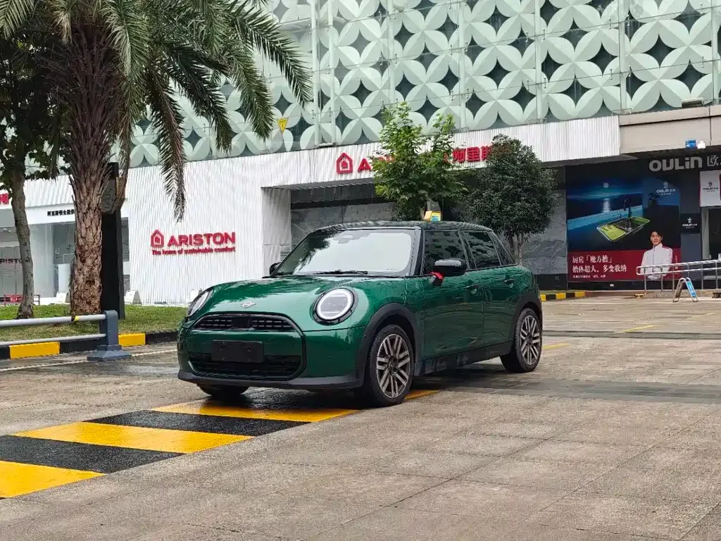 MINI Cooper (3-door) 2025 из CN, фото 1