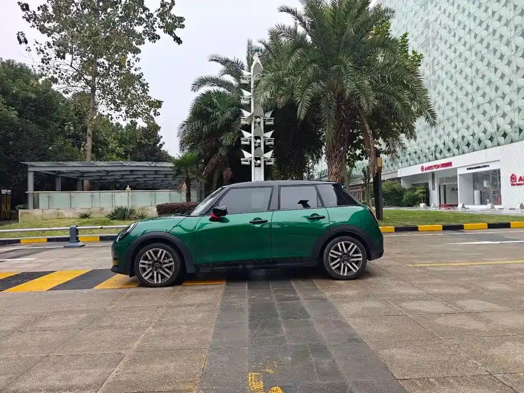MINI Cooper (3-door) 2025 из CN, фото 5